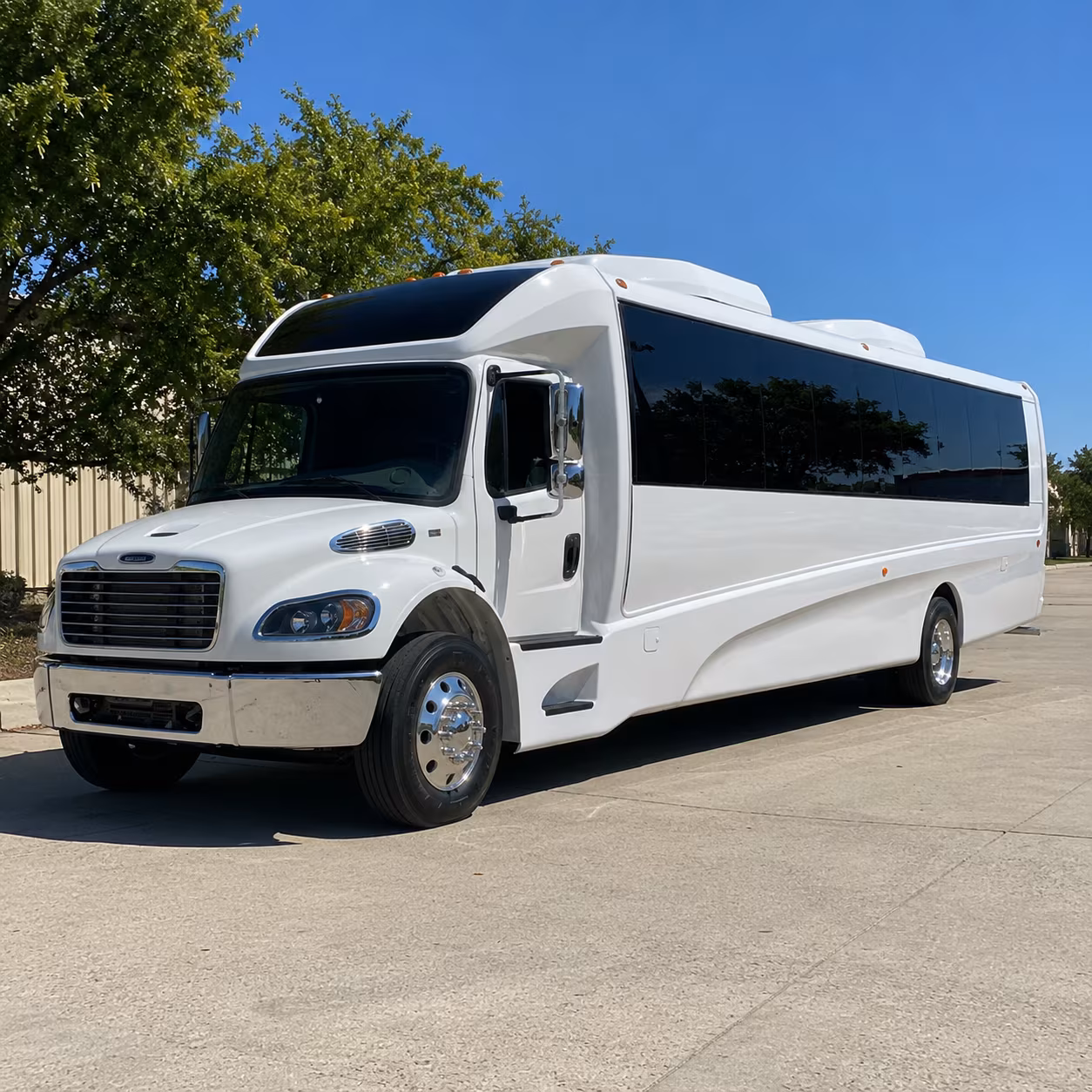 charter and minibus rentals for winery shows and vineyard concert events